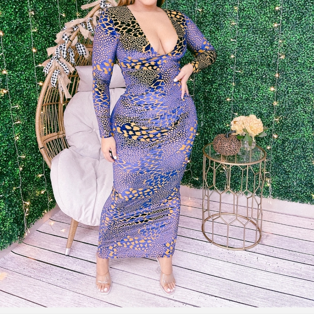 Blue long sleeve v neck dress